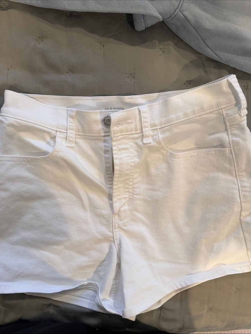 Old Navy White Women's Stretch Cotton Shorts high rise wow